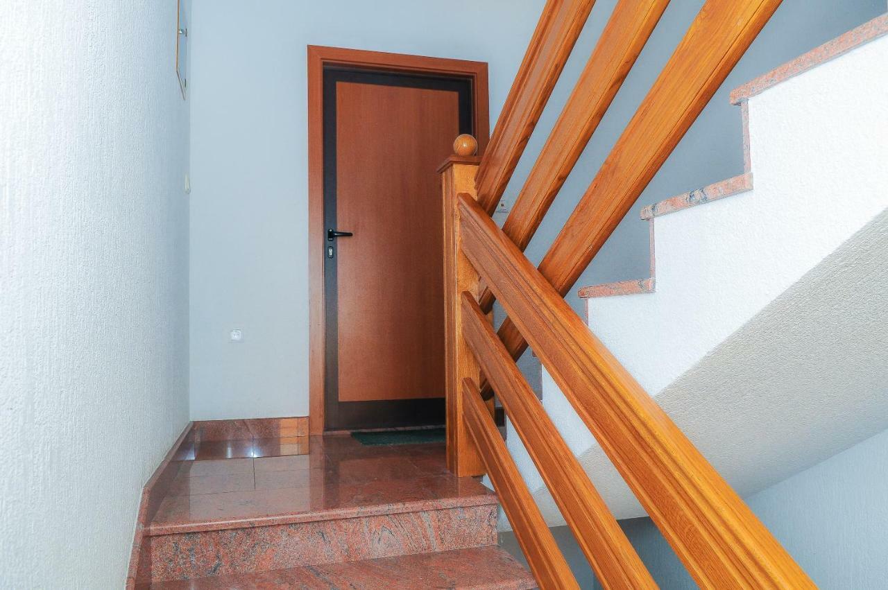 Apartment Neva Split Exterior photo